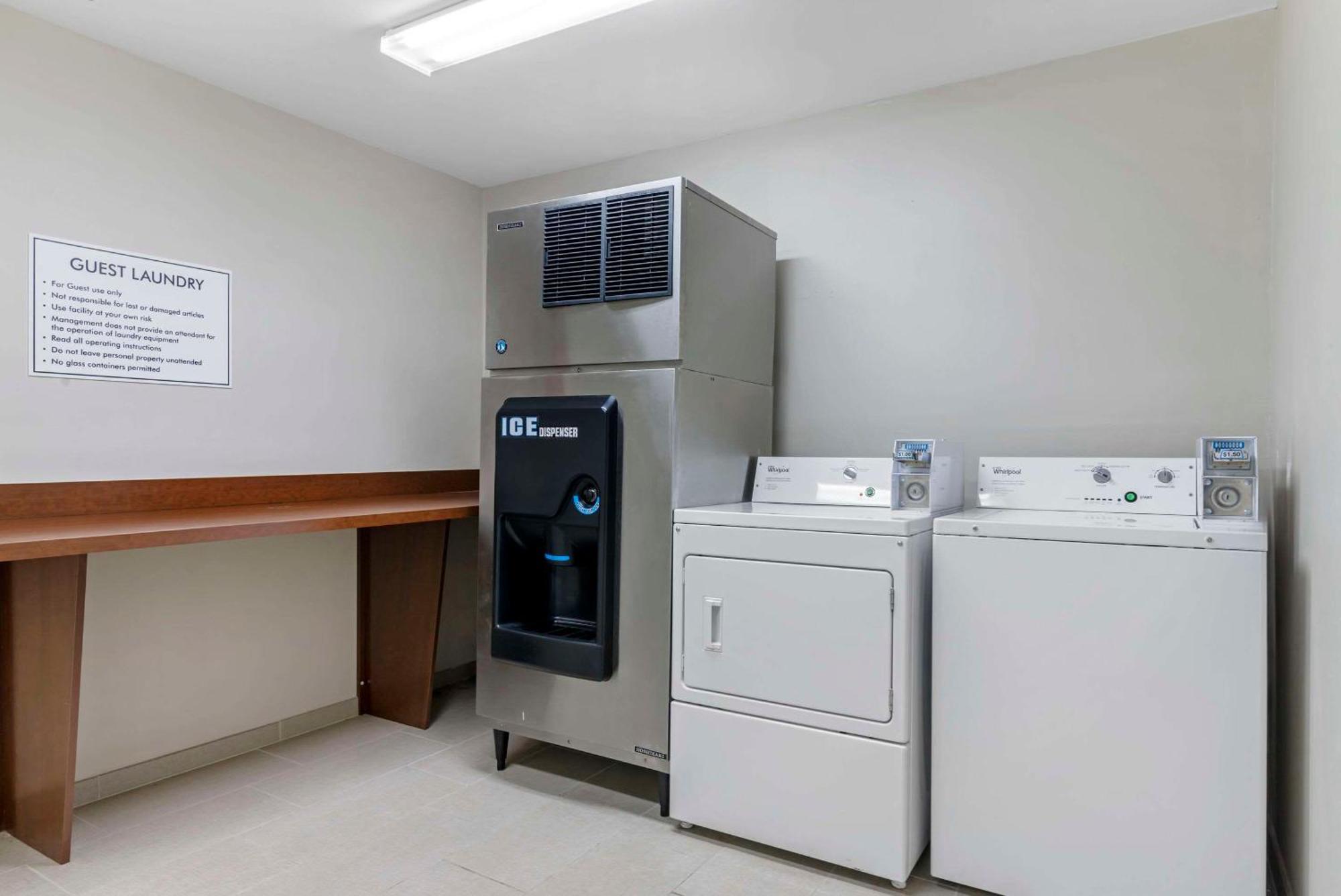Comfort Inn & Suites ブランズウィック エクステリア 写真