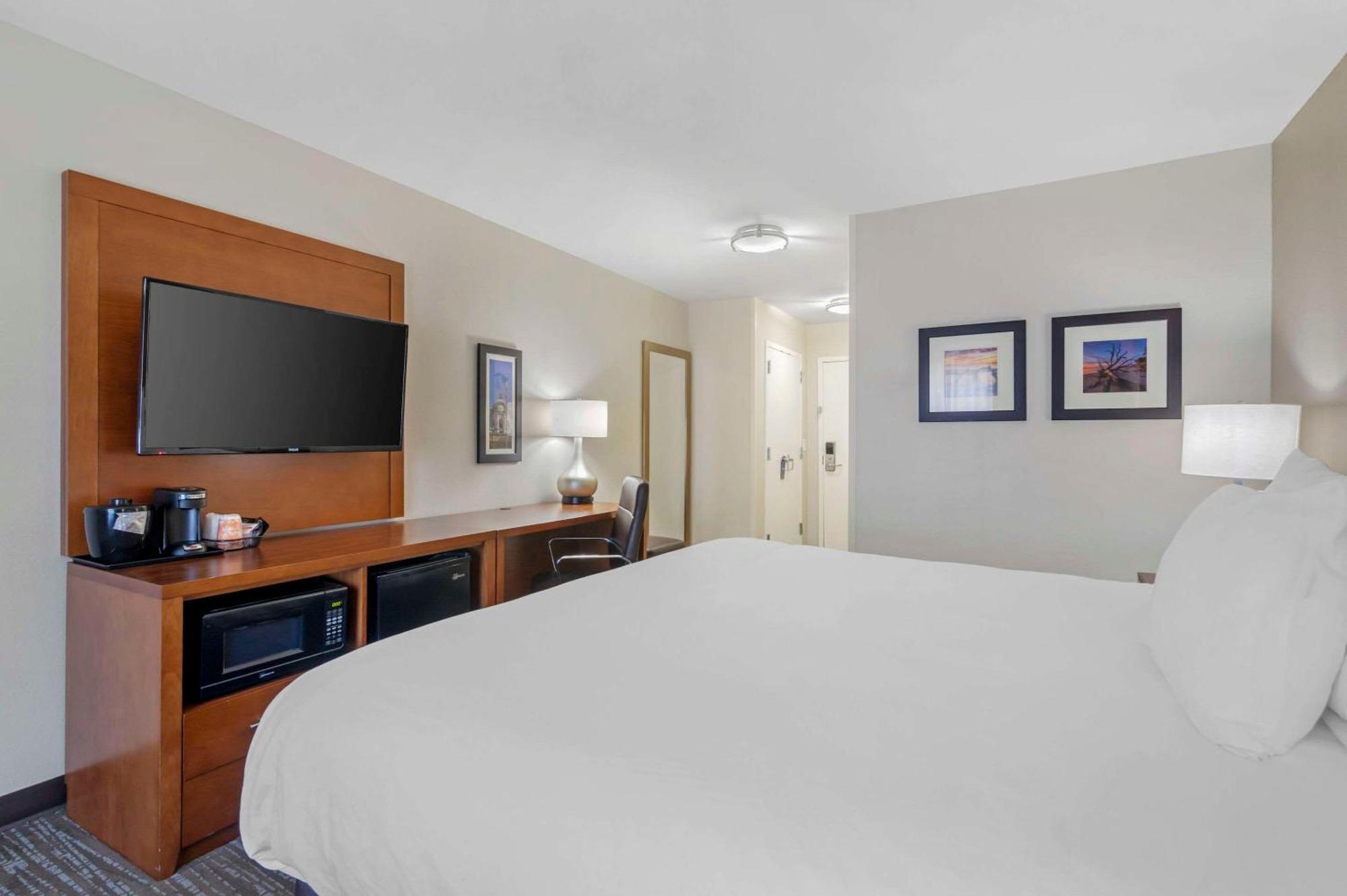 Comfort Inn & Suites ブランズウィック エクステリア 写真